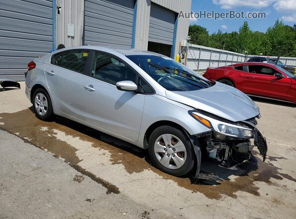 3KPFK4A75HE068319 2017 KIA FORTE Серебряный Передняя правая четверть
