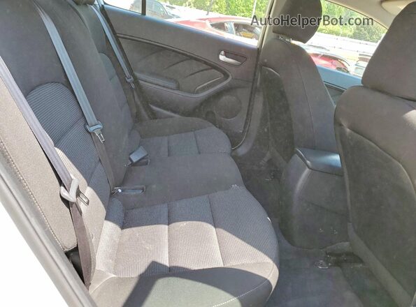 3KPFK4A75HE068319 2017 KIA FORTE Серебряный Вид задних сидений