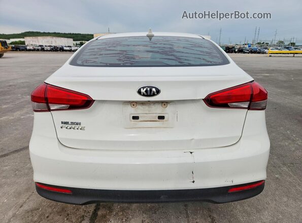3KPFK4A76HE092984 2017 KIA FORTE White Widok z tyłu