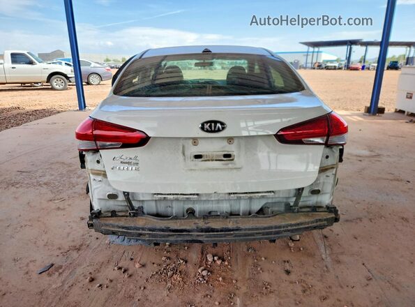 3KPFK4A79HE047134 2017 KIA FORTE Белый Вид сзади