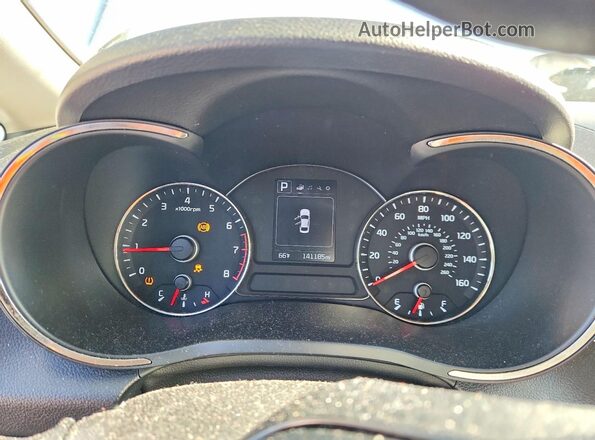 3KPFL4A71JE220146 2018 KIA FORTE Silver ხელსაწყოთა პანელის ხედი