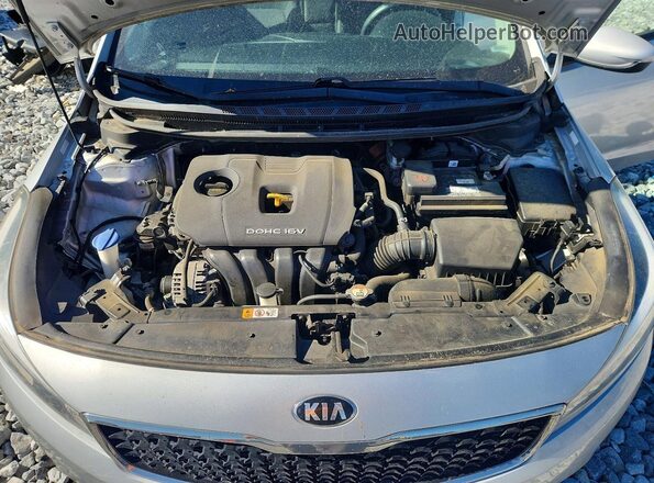 3KPFL4A71JE220146 2018 KIA FORTE Silver უკანა სალონის ხედი