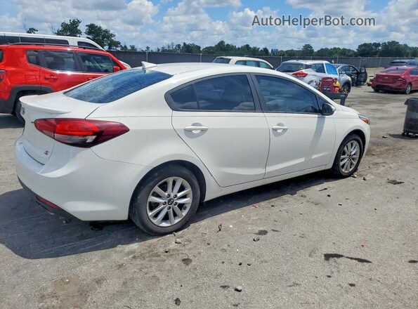 3KPFL4A72HE137688 2017 KIA FORTE Белый Задняя правая четверть