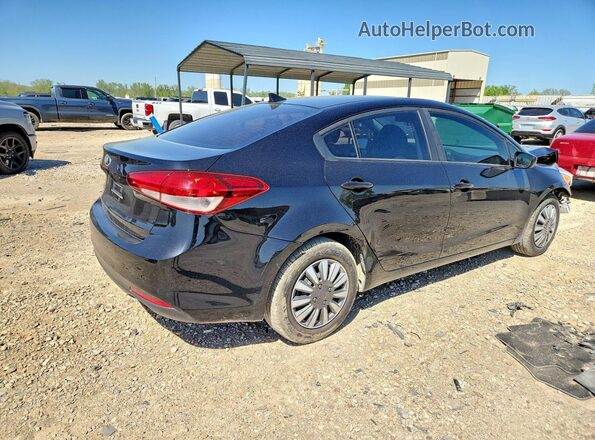 3KPFL4A73HE028902 2017 KIA FORTE Черный Задняя правая четверть