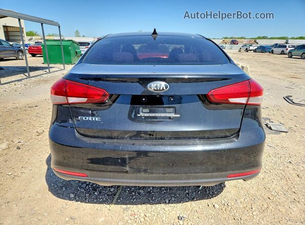 3KPFL4A73HE028902 2017 KIA FORTE Черный Вид сзади