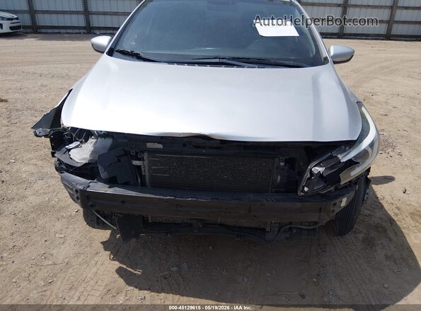 3KPFL4A78JE200461 2018 KIA FORTE Silver Vista frontal