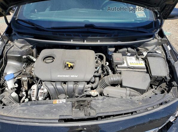 3KPFL4A78JE280666 2018 KIA FORTE Black Widok wnętrza z tyłu