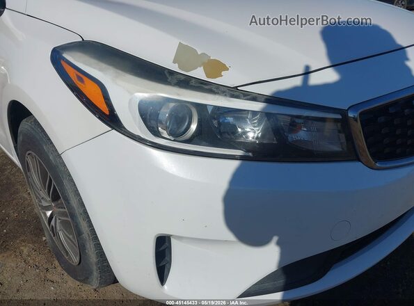 3KPFL4A79HE026605 2017 KIA FORTE Белый Вид щитка приборов