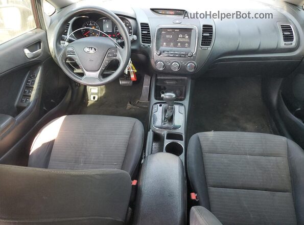3KPFL4A79JE164022 2018 KIA FORTE Бордовый Вид панели приборов