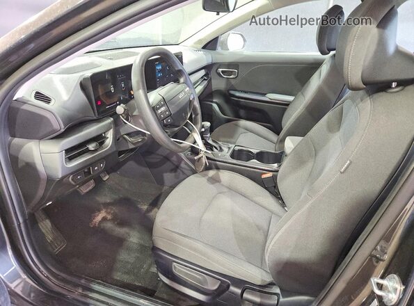 3KPFT4DE0SE097225 2025 KIA K4 Серый Вид салона спереди