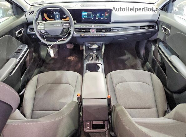 3KPFT4DE0SE097225 2025 KIA K4 Серый Вид панели приборов
