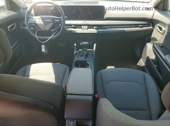3KPFT4DE0SE118719 2025 KIA K4 Белый Вид панели приборов