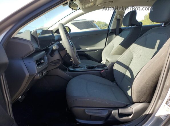 3KPFT4DE0SE209232 2025 KIA K4 Silver Vista interior delantera