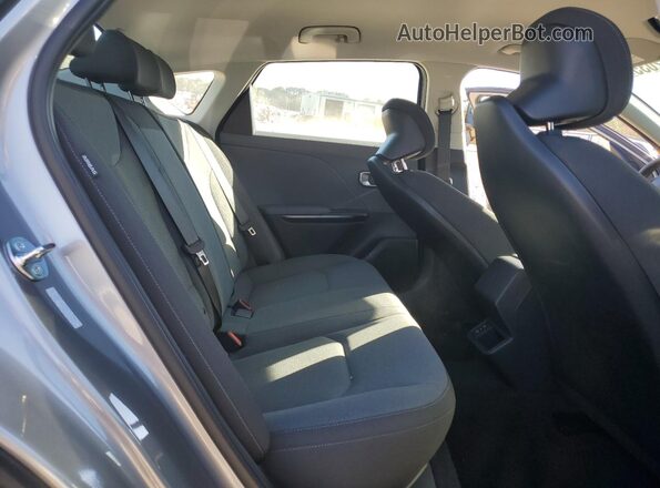 3KPFT4DE0SE209232 2025 KIA K4 Silver Vista de los asientos traseros