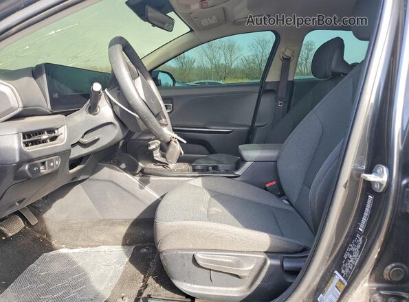 3KPFT4DE1SE090817 2025 KIA K4 Gray Vista interior delantera
