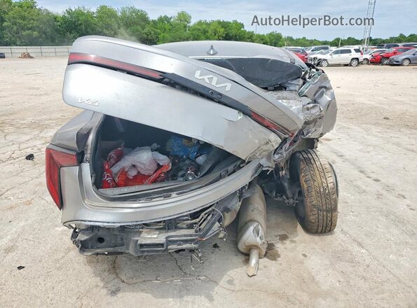3KPFT4DE3SE012359 2025 KIA K4 Silver Widok z tyłu
