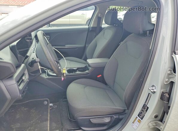 3KPFT4DE3SE026410 2025 KIA K4 Серый Вид салона спереди