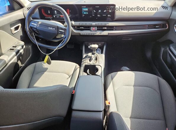 3KPFT4DE5SE065600 2025 KIA K4 Угольный Вид панели приборов
