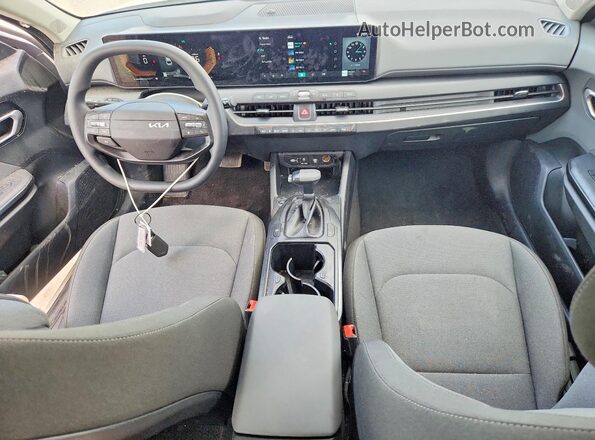 3KPFT4DE5SE093400 2025 KIA K4 Белый Вид панели приборов