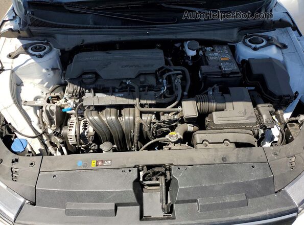 3KPFT4DE7SE052802 2025 KIA K4 White Widok wnętrza z tyłu