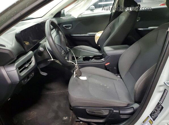 3KPFT4DE7SE118040 2025 KIA K4 Gray Widok wnętrza z przodu
