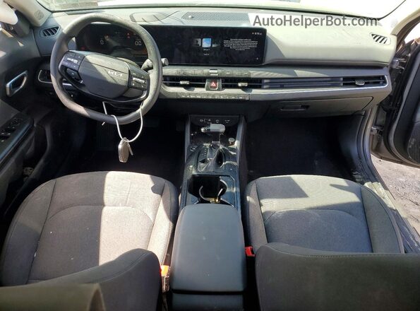 3KPFT4DEXSE020975 2025 KIA K4 Silver Vista del salpicadero