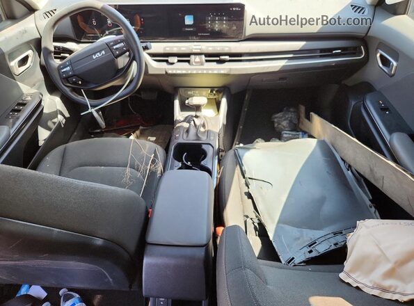 3KPFT4DEXSE059596 2025 KIA K4 Серый Вид панели приборов