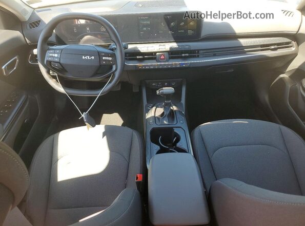 3KPFT4DEXSE138699 2025 KIA K4 Белый Вид панели приборов