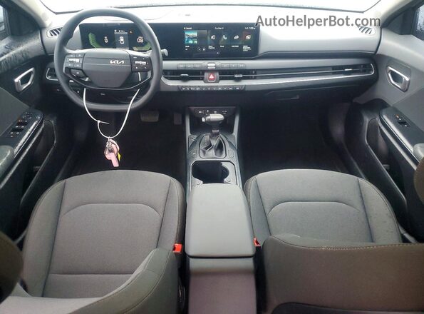 3KPFT4DEXSE177194 2025 KIA K4 Серый Вид панели приборов