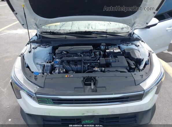 3KPFT4DEXSE225325 2025 KIA K4 White Widok z tyłu