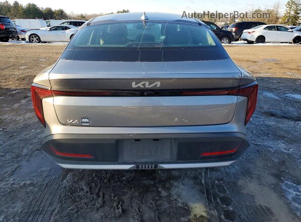3KPFU4DE1SE019338 2025 KIA K4 Серебряный Вид сзади