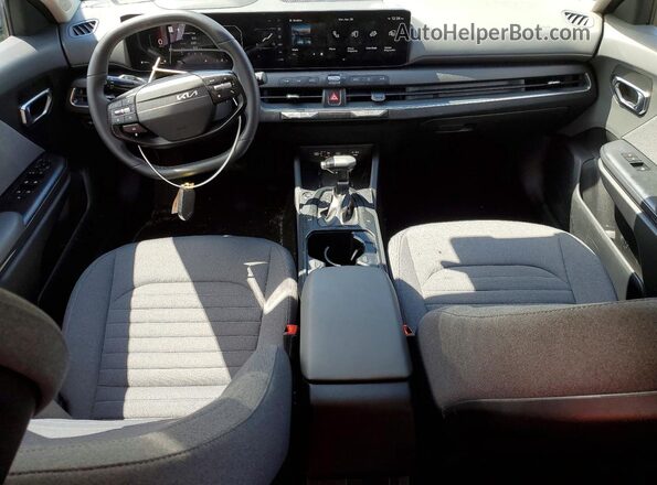 3KPFU4DE6SE027323 2025 KIA K4 Черный Вид панели приборов