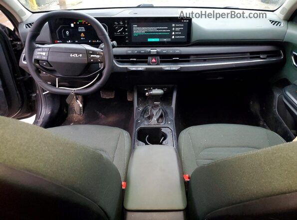 3KPFU4DE7SE032806 2025 KIA K4 Серый Вид панели приборов