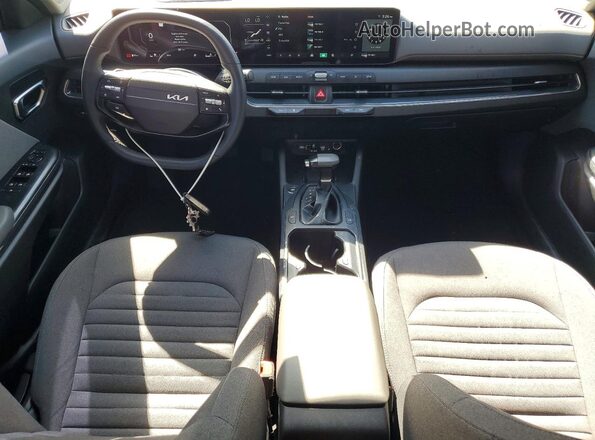 3KPFU4DEXSE233891 2025 KIA K4 Charcoal Widok deski rozdzielczej