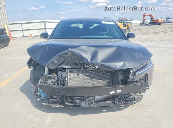 3KPFW4DC8SE190631 2025 KIA K4 Charcoal Widok z przodu