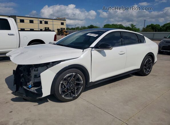 3KPFW4DE2SE080904 2025 KIA K4 Белый Передняя левая четверть