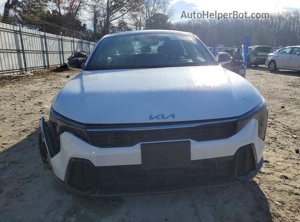 3KPFW4DE6SE098080 2025 KIA K4 Белый Вид спереди