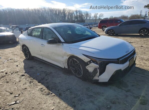 3KPFW4DE6SE098080 2025 KIA K4 Белый Передняя правая четверть