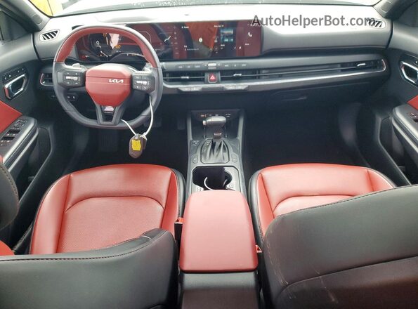 3KPFW4DE8SE143973 2025 KIA K4 Белый Вид панели приборов