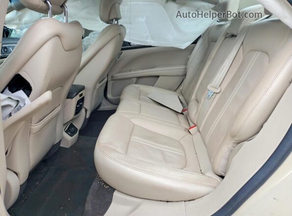 3LN6L5F90JR601751 2018 LINCOLN MKZ Beige Rear seats view
