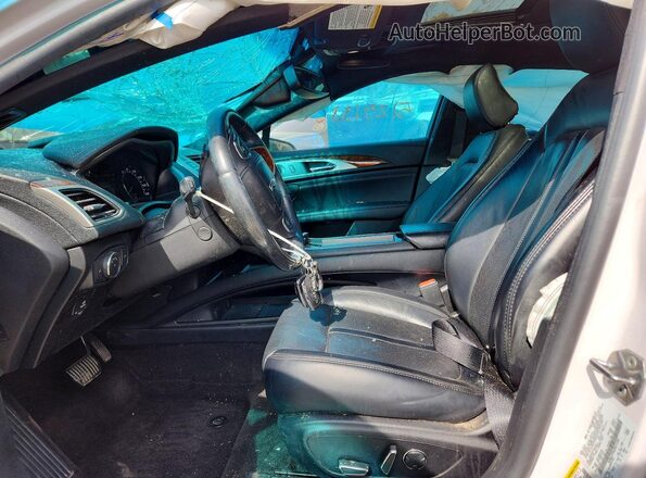 3LN6L5F94LR615185 2020 LINCOLN MKZ Белый Вид салона спереди