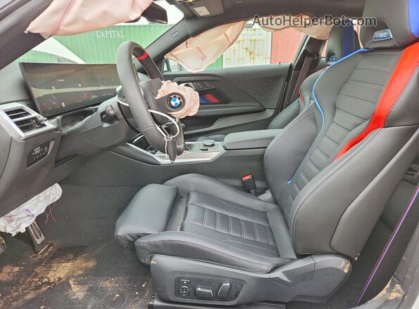 3MF23DM03T8F89229 2026 BMW M2 White Вид салону спереду