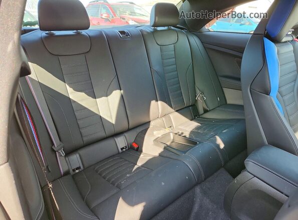 3MF23DM07T8F98726 2026 BMW M2 Green Vista de los asientos traseros