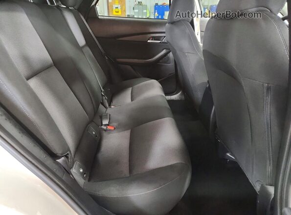 3MVDMBAM1RM664805 2024 MAZDA CX-30 White Вид задніх сидінь