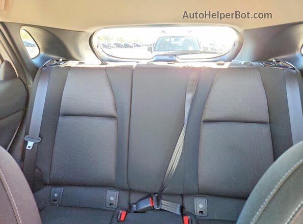 3MVDMBAM4SM827016 2025 MAZDA CX-30 White Rear seats view