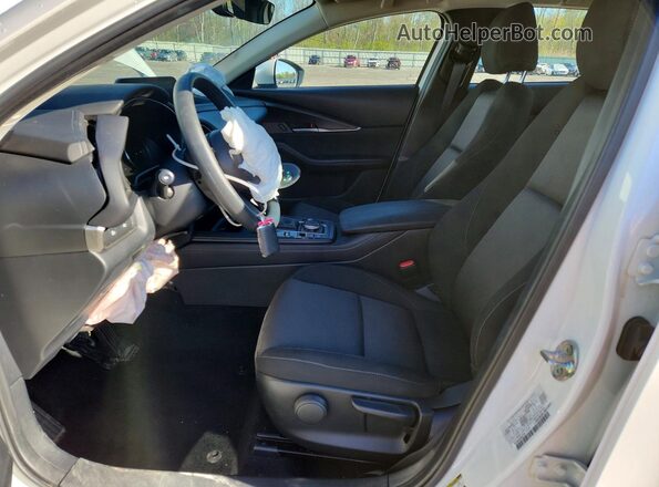 3MVDMBAM4SM827016 2025 MAZDA CX-30 White Front interior view