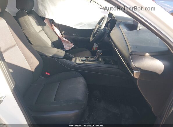 3MVDMBAM5PM519117 2023 MAZDA CX-30 White Вид салону спереду
