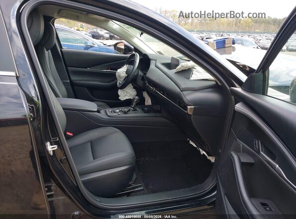 3MVDMBBM1PM543705 2023 MAZDA CX-30 Черный Вид салона спереди