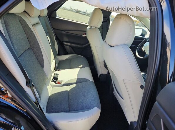 3MVDMBCL6TM122059 2026 MAZDA CX-30 Charcoal Widok wnętrza z tyłu