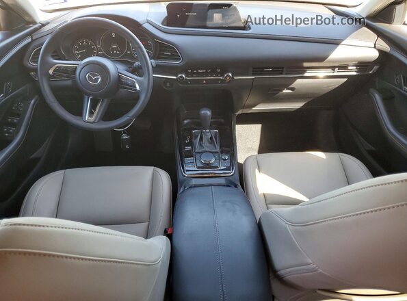 3MVDMBCM6SM772792 2025 MAZDA CX-30 Красный Вид панели приборов